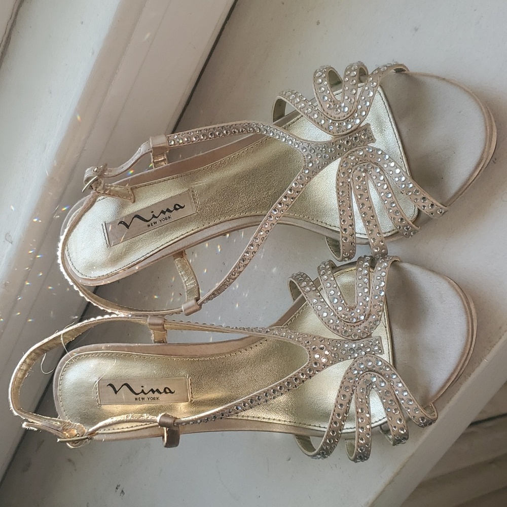 NINA New York -size 7 GoldSparkle Heels